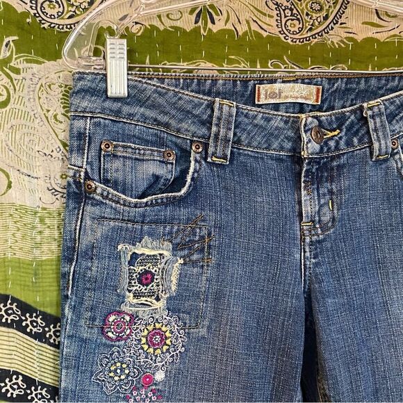 Y2K lei Sophia Embroidered Hipster Flared Jeans Size 7 - Picture 4 of 16
